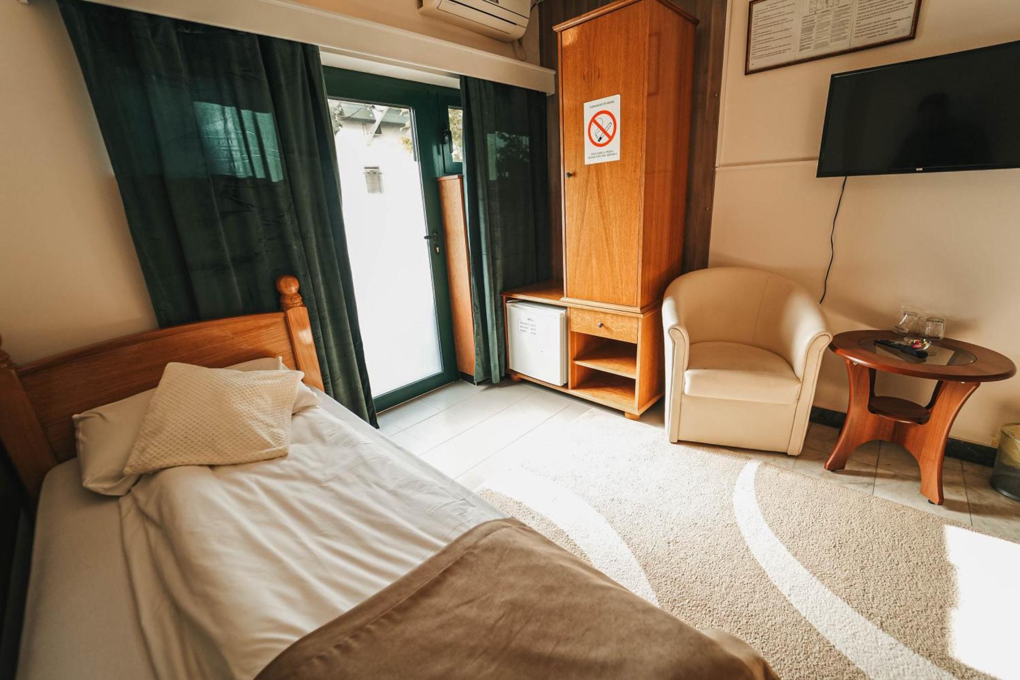 B&B Passage Sremska Mitrovica Extérieur photo
